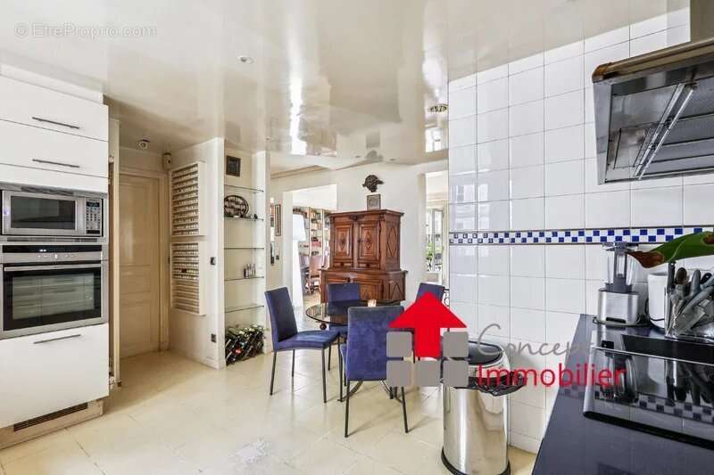 Appartement à PARIS-17E