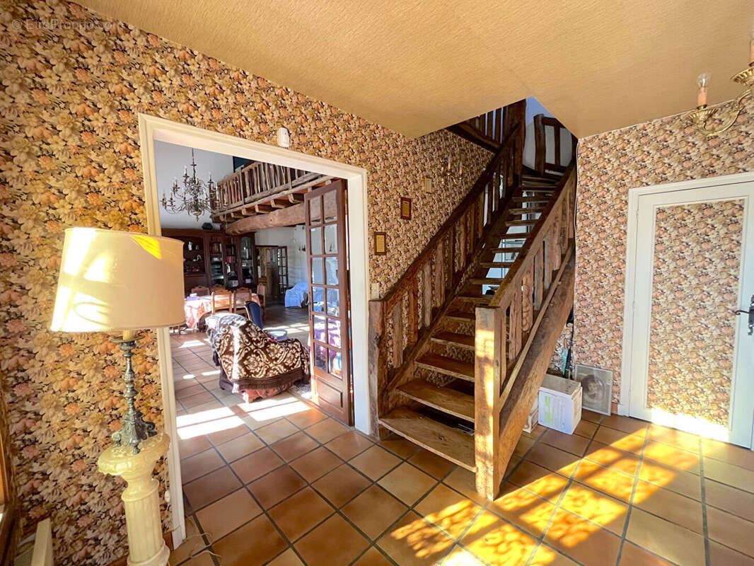 Maison avec garage et grand jardin à vendre à Gujan-Mestras - photo 9