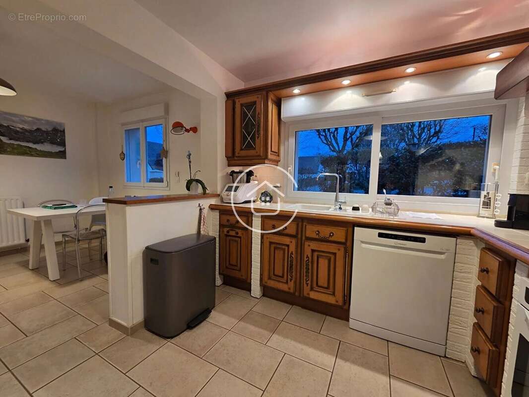 Maison à LA CHAUSSEE-SAINT-VICTOR