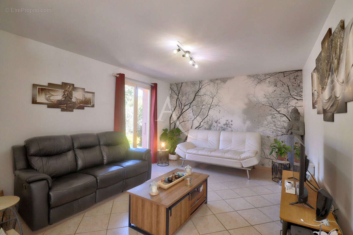 Maison à GINASSERVIS