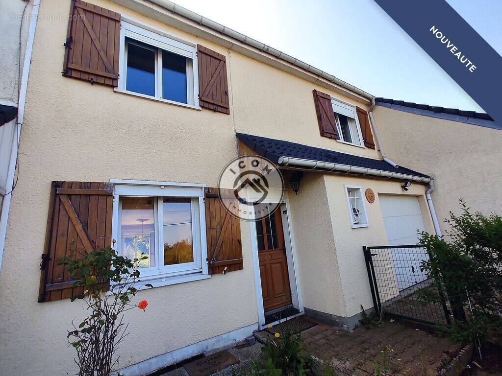 Maison à LEVAL