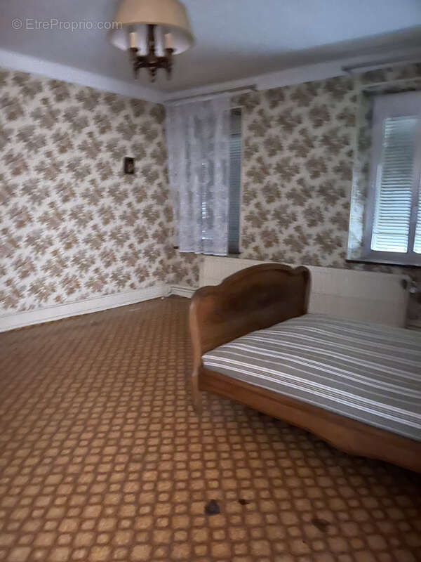 Appartement à GRANGES-SUR-VOLOGNE