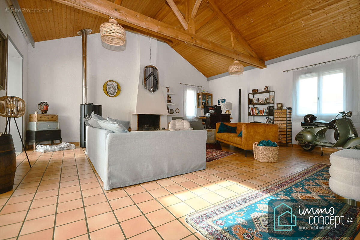 Maison à SAINT-LEGER-LES-VIGNES