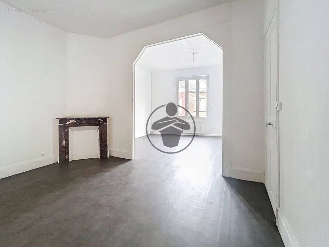 Maison à SAINT-QUENTIN