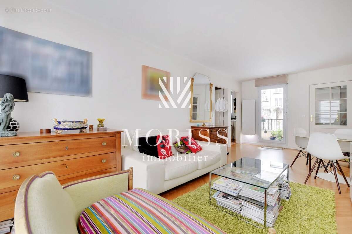 Appartement à PARIS-17E
