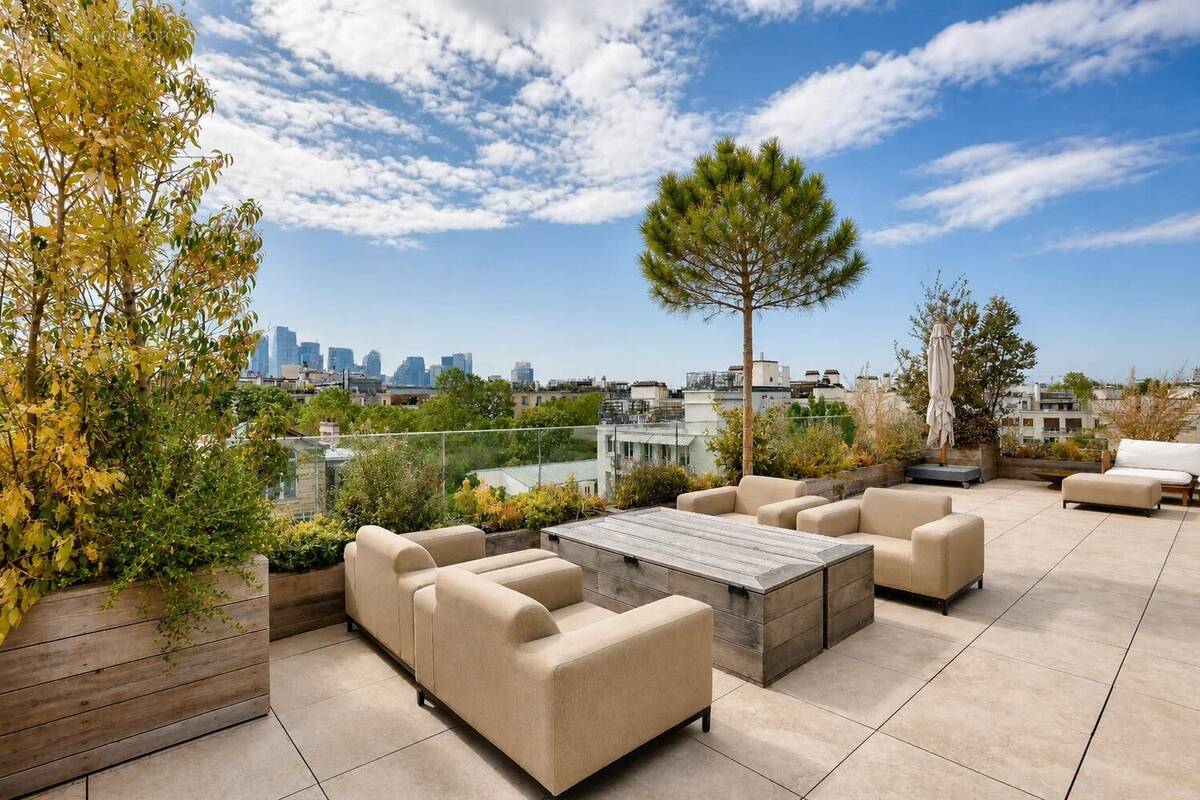 Appartement à NEUILLY-SUR-SEINE