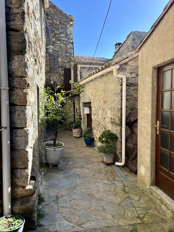 Maison à SALLELES-CABARDES