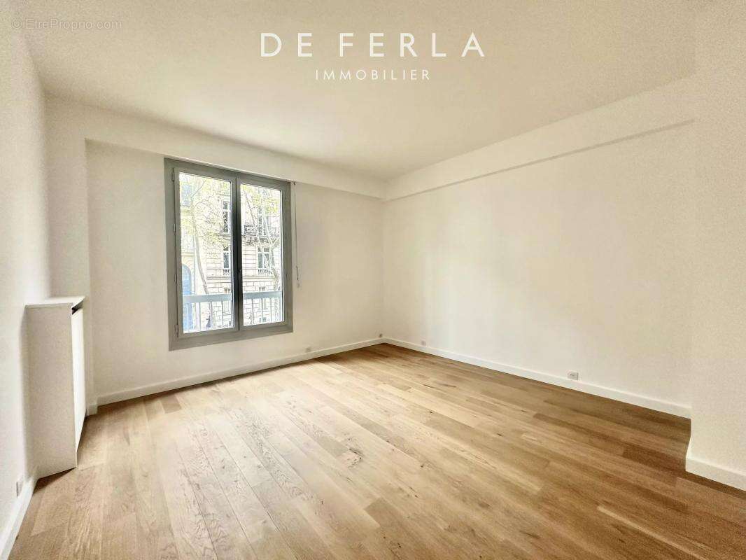Appartement à PARIS-7E
