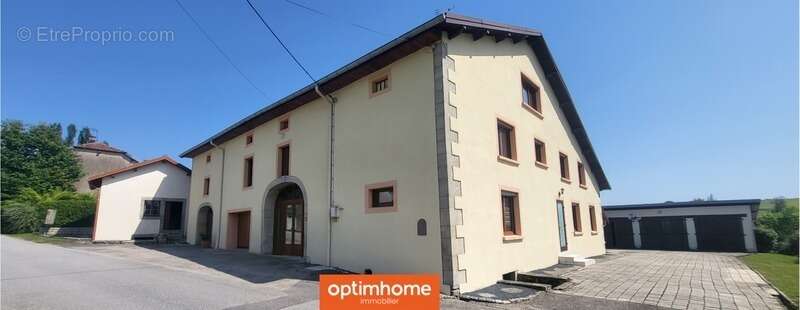 Maison à LES VOIVRES