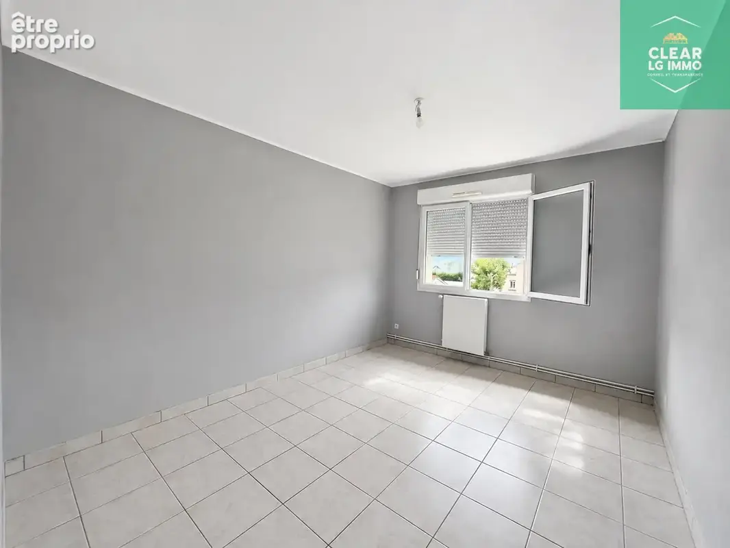 Appartement  au RDC 5 pièces lumineux avec garages et jardin - photo 4