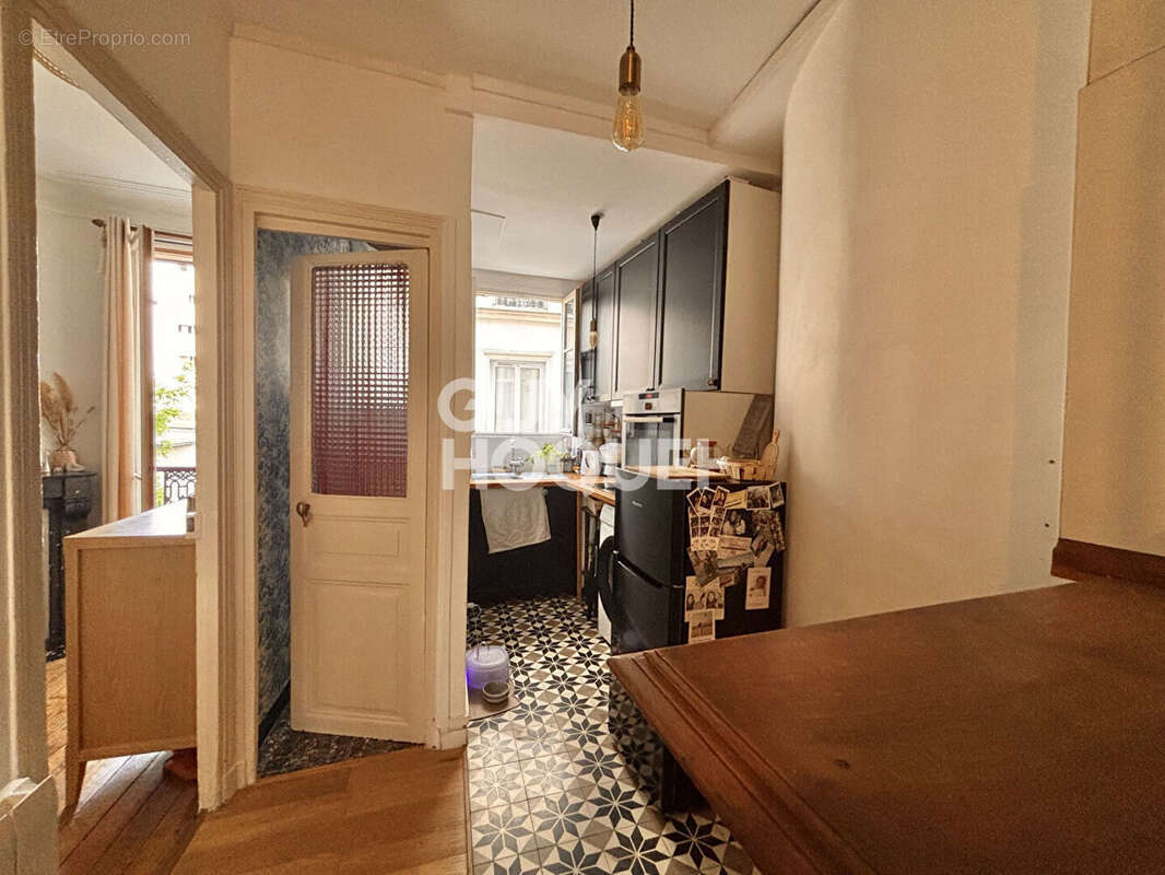 Appartement à PARIS-17E