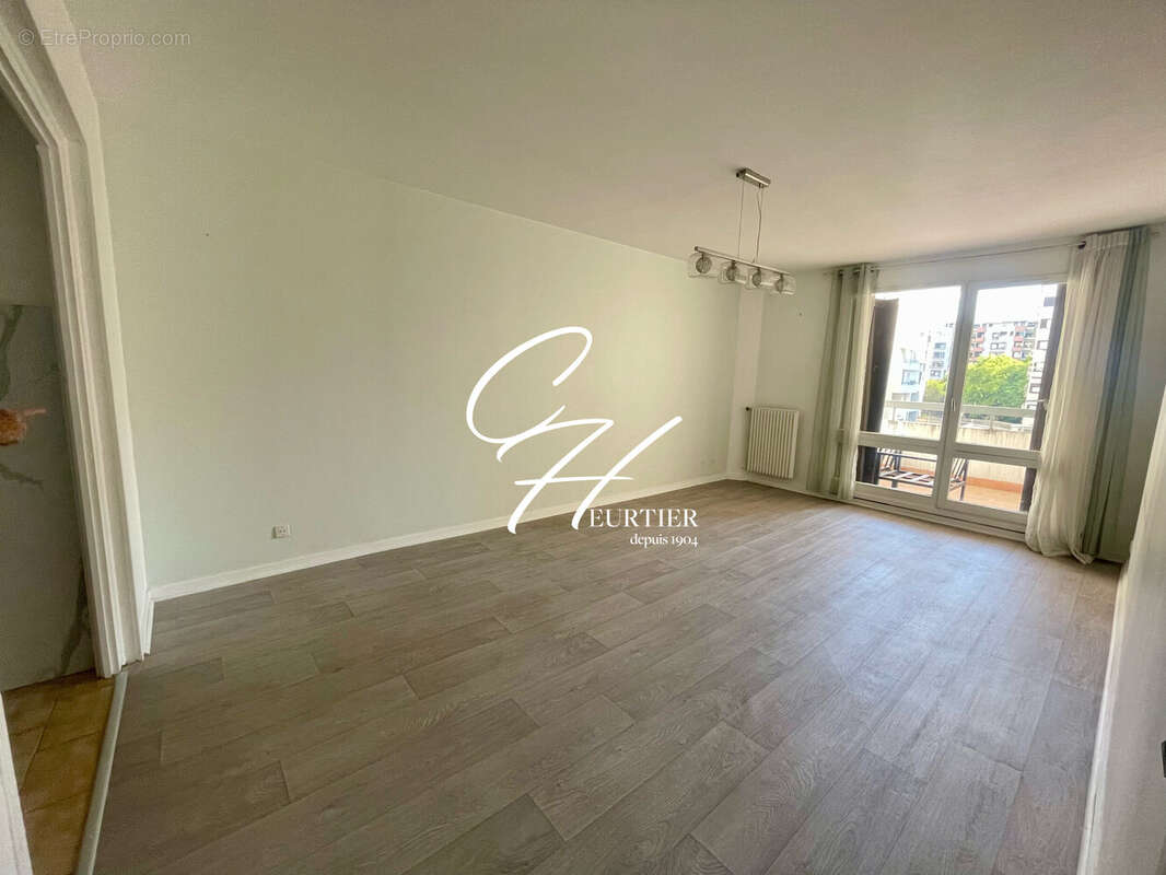Appartement à ECHIROLLES