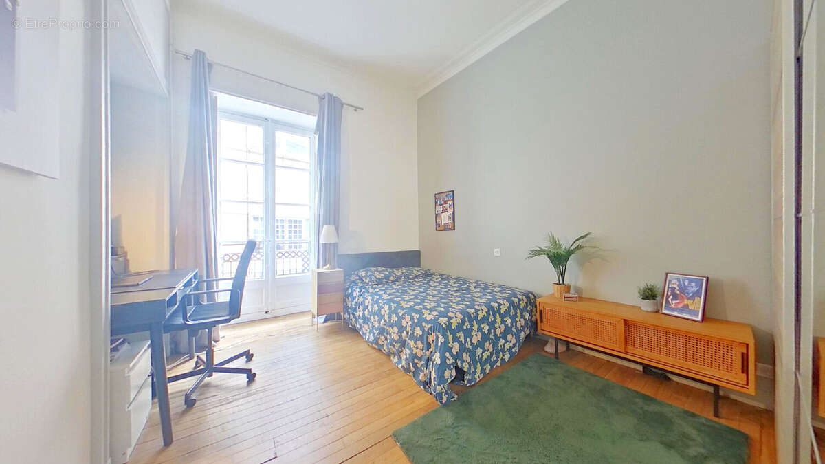 Appartement d'exception de 128 m² entièrement rénové - Charme de l'ancien et prestations contemporaines - photo 10