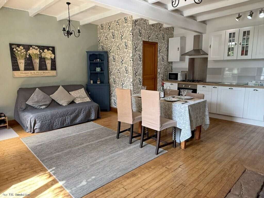 Maison à NANTEUIL-EN-VALLEE