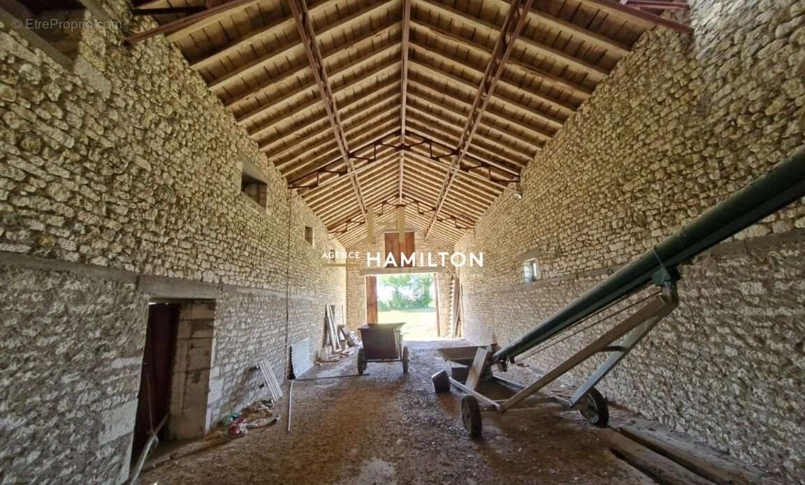 Corps de ferme (hameau) à repenser & renover - entre cordes et gaillac - photo 6
