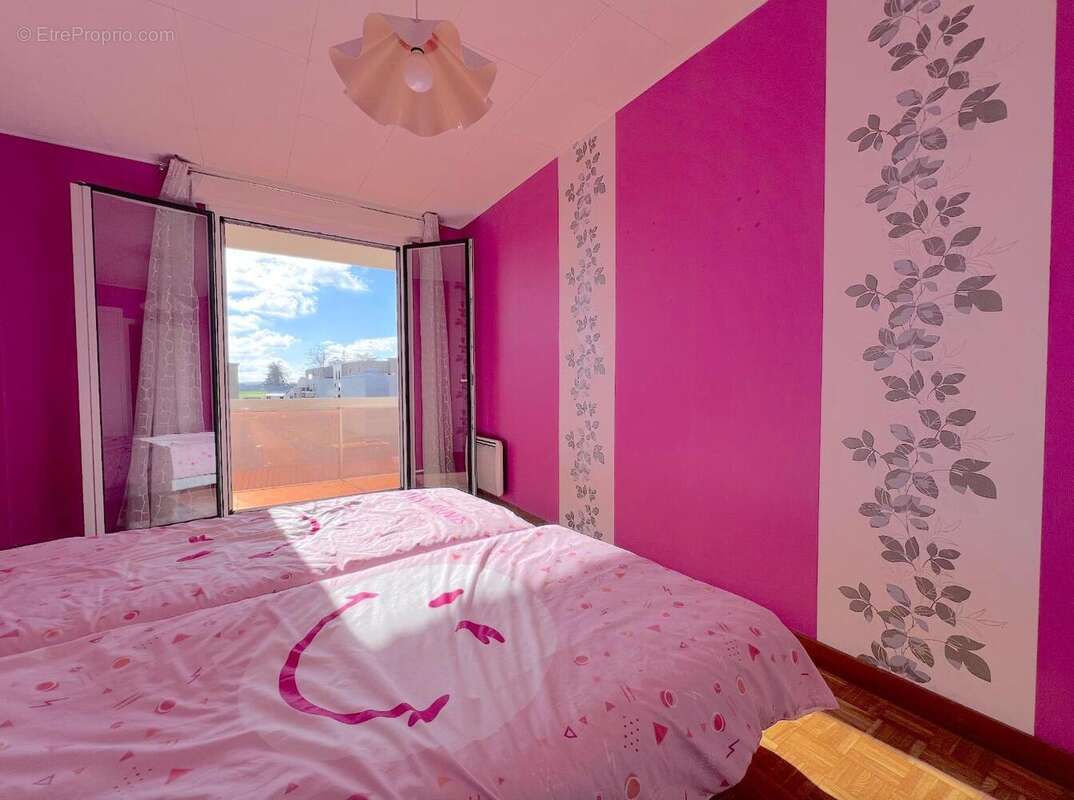   - Appartement à DECINES-CHARPIEU