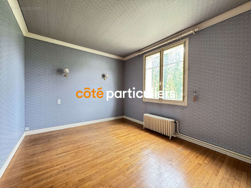 Maison à LA CHAPELLE-SAINT-MESMIN