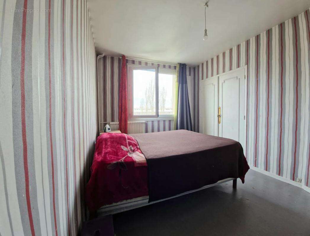 Appartement à LES PAVILLONS-SOUS-BOIS