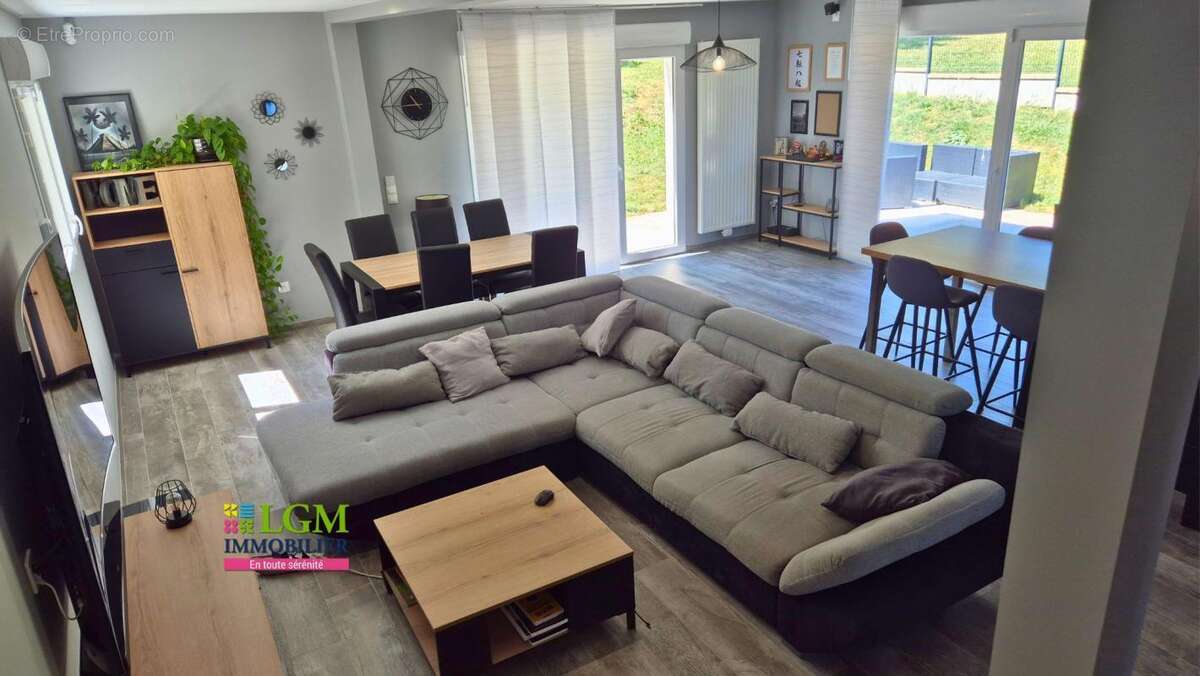 Maison à BELLEGARDE-SUR-VALSERINE