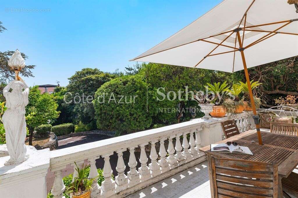 Exclusivité, appartement de prestige au sein de la Villa Diano, demeure historique du Mont Boron - photo 10