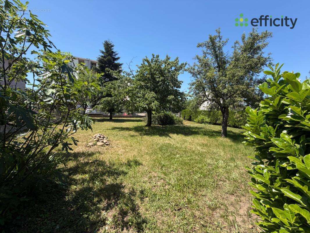 Terrain 580 m² à Venissieux  - photo 4