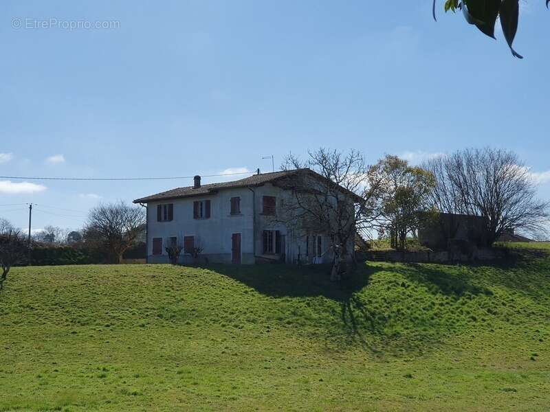 Maison à VILLENEUVE-DE-MARSAN