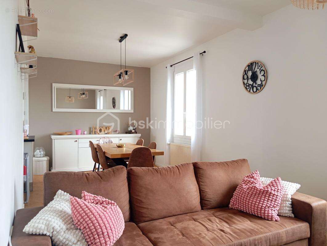 EXCLUSIVITÉ – AMAGNE – Maison de caractère des années 30 avec 2 849 m² de terrain - photo 3