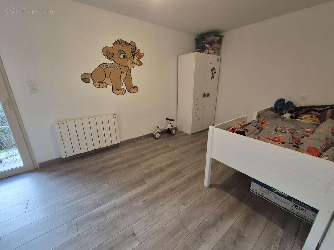 Maison à FLEURY-LA-VALLEE