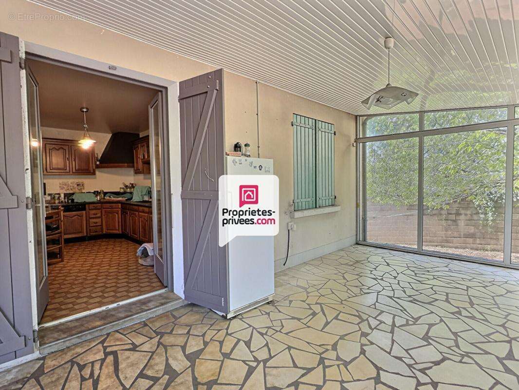 Maison T7/8  d'env. 151m² avec nombreuses dépendances près du bourg de COULOUNIEIX-CHAMIERS (24660) - photo 3