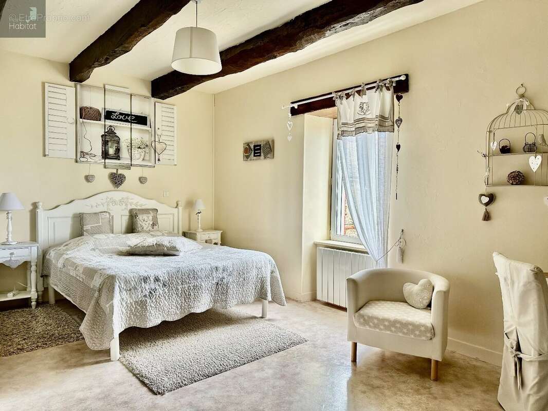 Maison à SAUVETERRE-DE-ROUERGUE