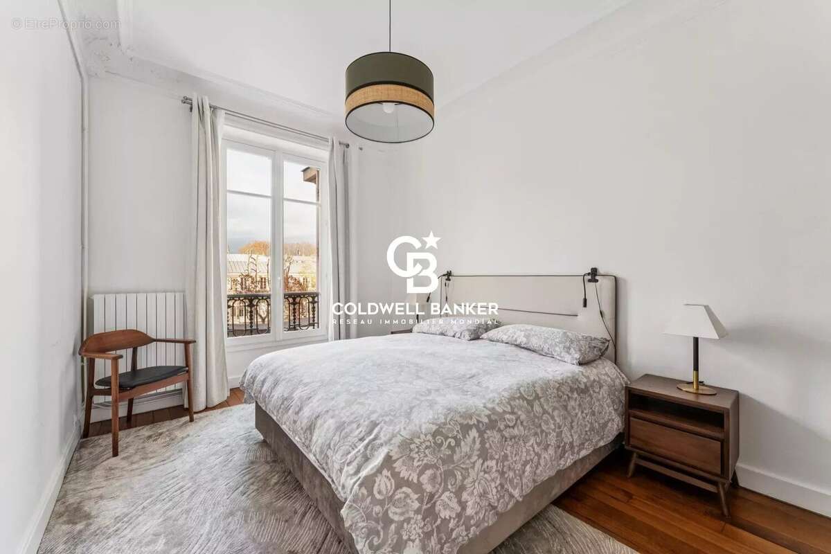 Appartement à PARIS-7E
