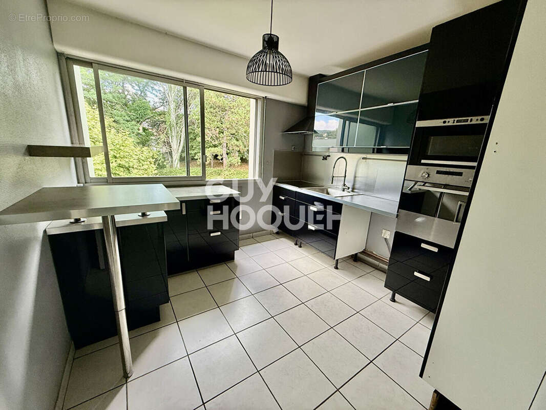 Clermont-Ferrand secteur Montjuzet - Appartement T4 96 m2 avec balcon et garage - photo 4