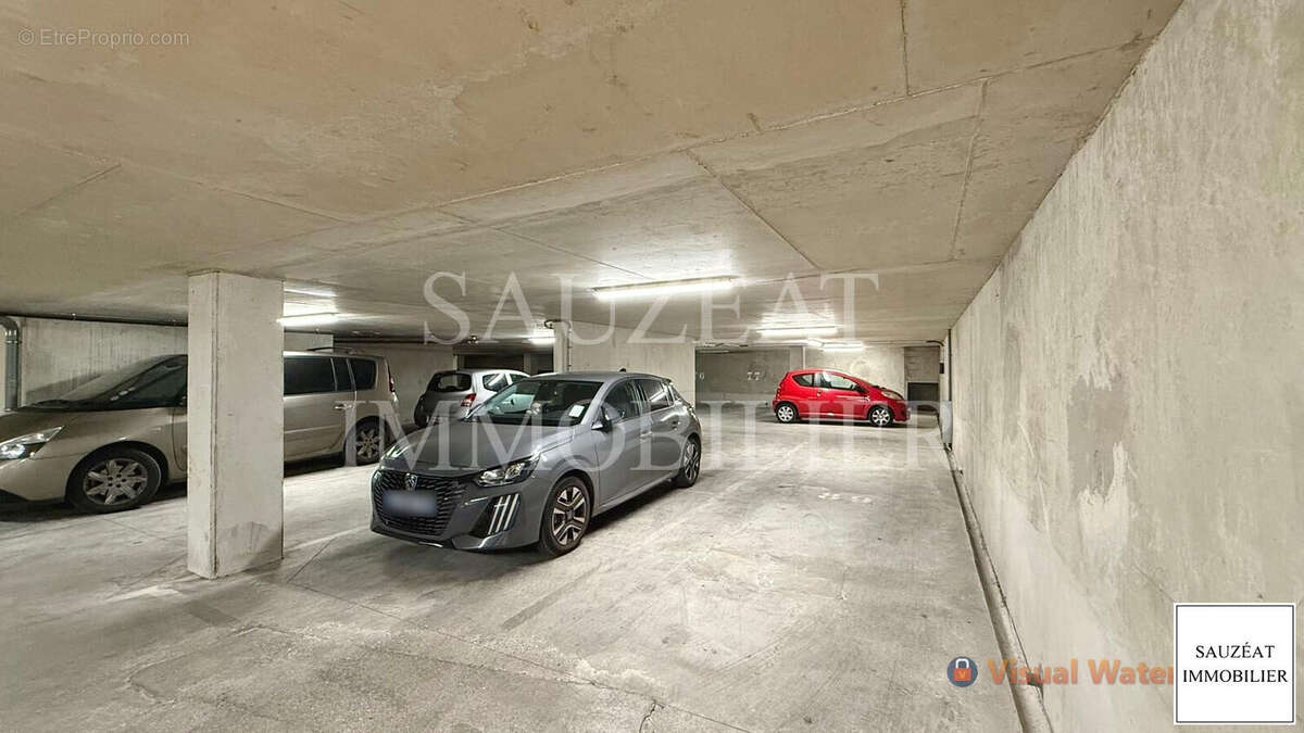 Parking à BAGNEUX