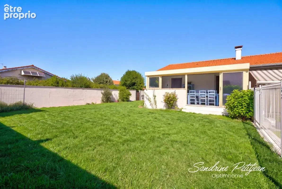 À vendre – Maison familiale de plain-pied 108.5 m² (4 chambres - Véranda) + Garage – Piscine – Terrain 555 m² – Saint-André-de-C - photo 16