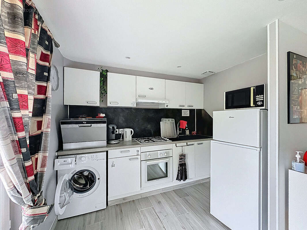 Maison à VILLECOMTAL-SUR-ARROS