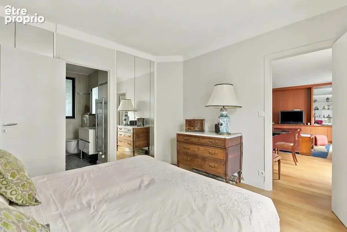 Paris 17ᵉ – prony / wagram – grand 2 pièces en excellent état - photo 4