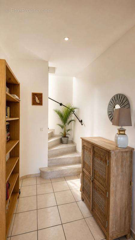 Maison de 6 pièces de 115 m² située à Drancy - photo 7