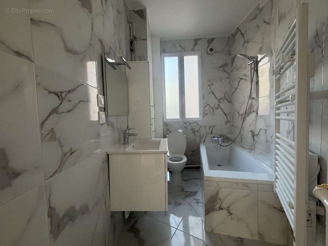 Appartement à PARIS-18E