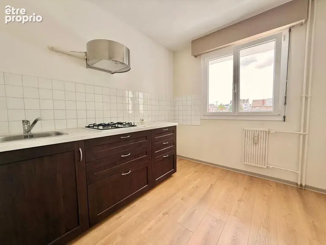 Appartement À Vendre T1 30m² place de parking privative et cave - photo 4