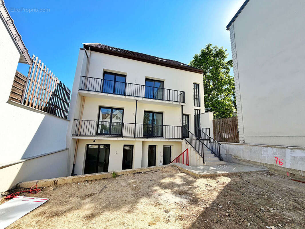 Appartement à NANTERRE