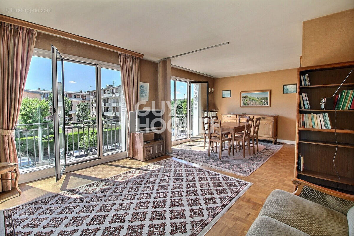 Appartement à CHAVILLE