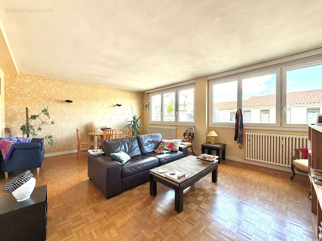 Appartement à SAINT-ETIENNE