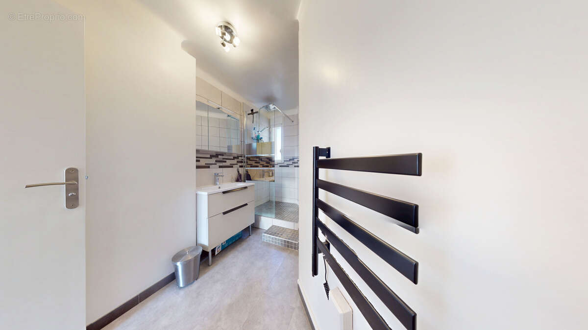 Appartement à SARTROUVILLE