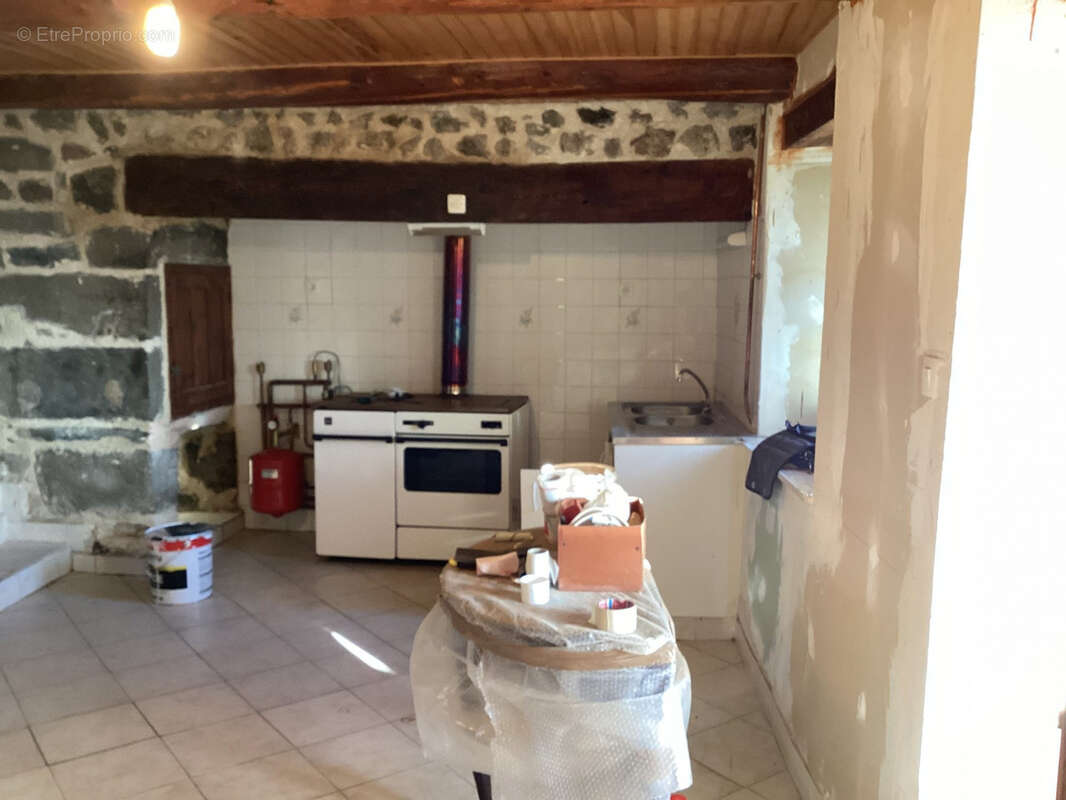 Ferme avec dépendances A RENOVER - sur terrain d'env 1200 m2 - photo 3