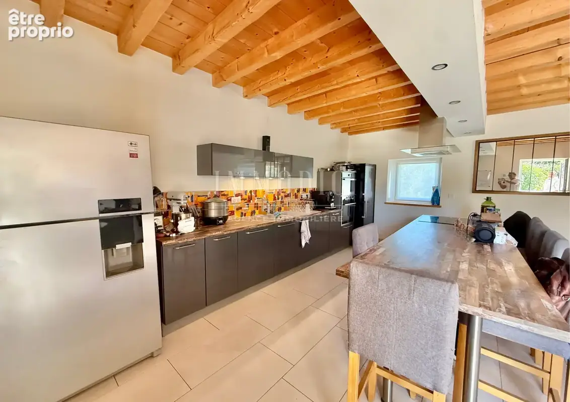 Maison de caractère rénovée avec piscine à Genouilleux. - photo 7