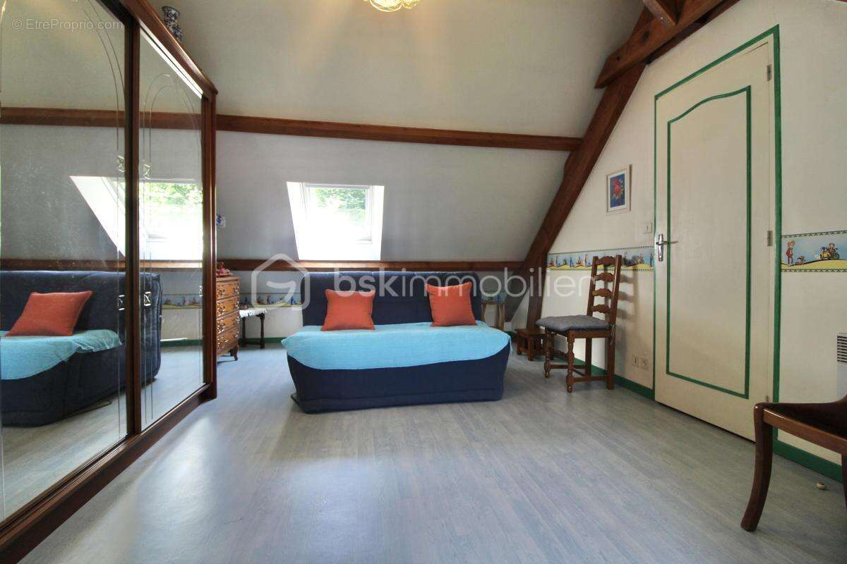 Maison à VILLENEUVE-SUR-YONNE