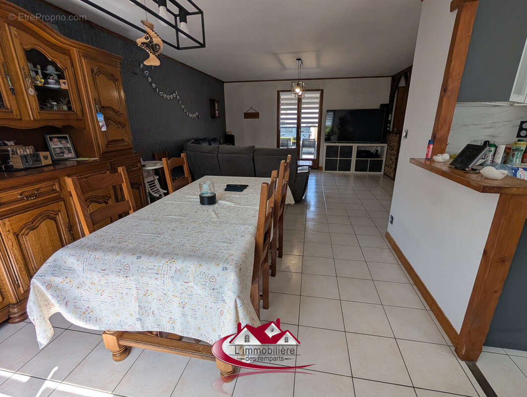 Maison à BU