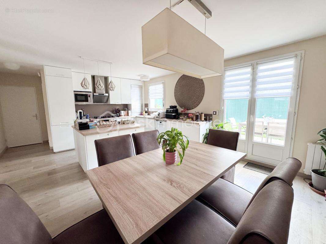 Maison à ROISSY-EN-BRIE