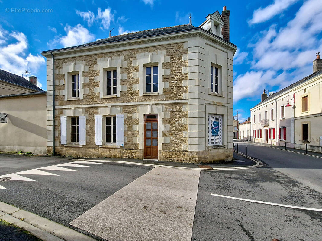 Maison à DOUE-LA-FONTAINE