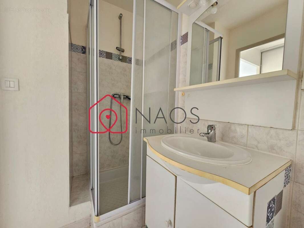 Appartement à COGOLIN